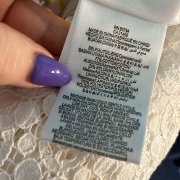 BCBGeneration Lace Pencil Skirt NWT White Floral Size 0 Partially Lined - Picture 10 of 12